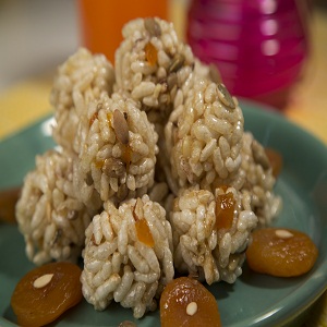 Nutty Puffed Rice & Dried Apricot Laddoo
