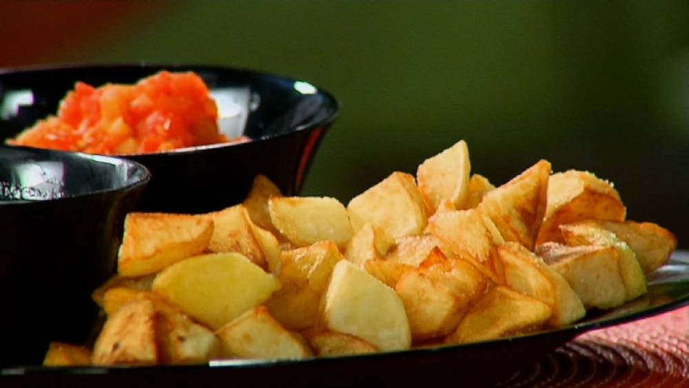 Crispy Potatoes with Aioli and Spicy Tomato Sauce