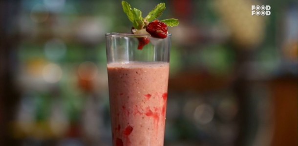 Oatmeal & Strawberry Anytime Smoothie